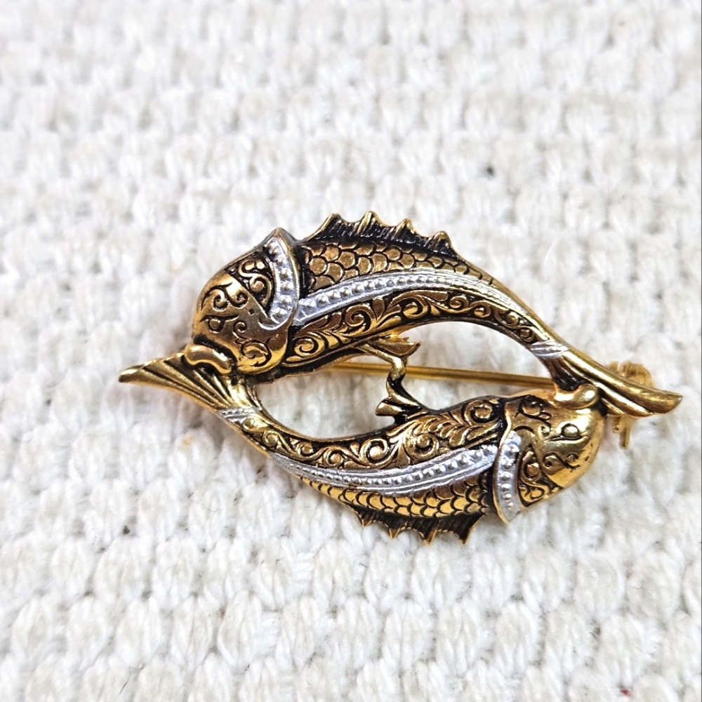Damascene brooch